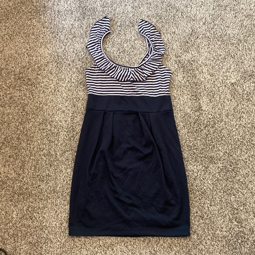 Derek heart size Small. Comfortable and stylish summer dress.